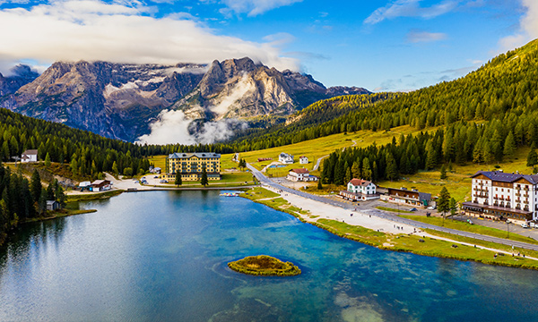 ���ι���